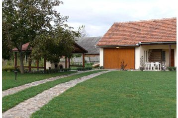 Ukraina Privát Orosijevo, Eksterjeras